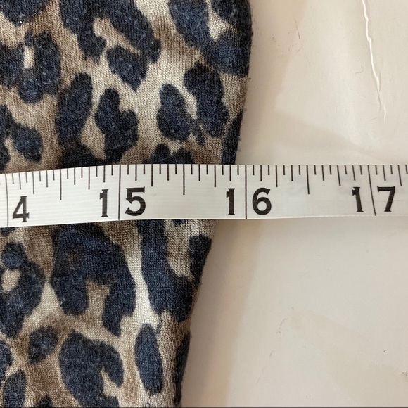 St. John Leopard/Cheetah Print Boatneck Tee Sz P - Picture 13 of 15
